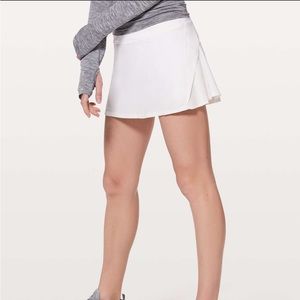Lululemon play off the pleats skirt EUC